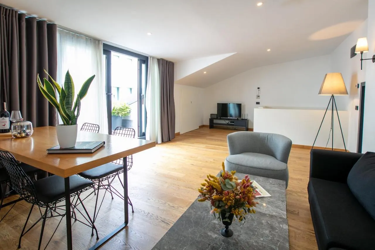 アパートホテル イスタンブール Ando Living - Taksim Gumussuyu Townhouseアパートホテル トルコ
